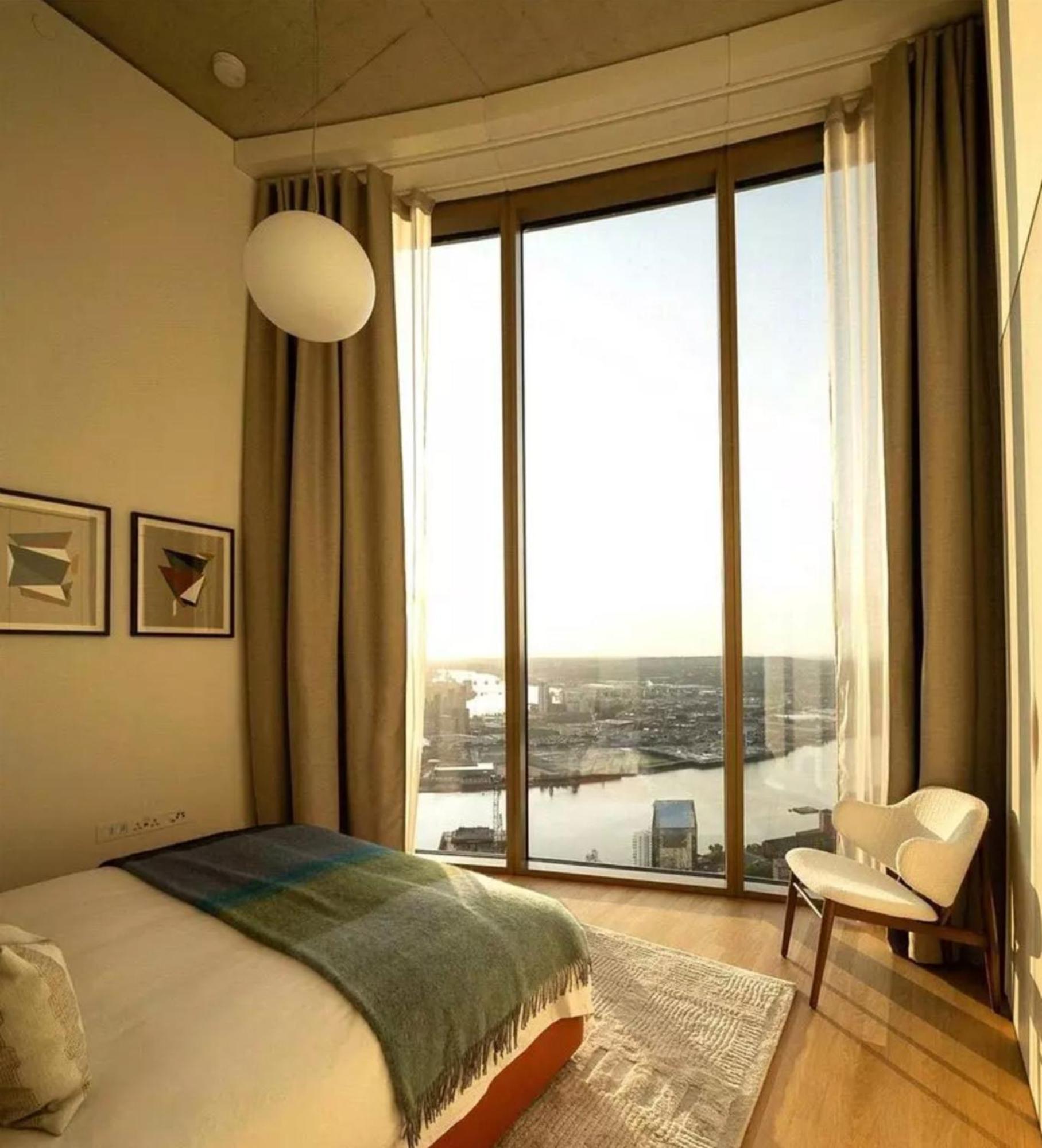 Two Bedrooms Penthouse One Park Drive, Canary Wharf ลอนดอน ภายนอก รูปภาพ